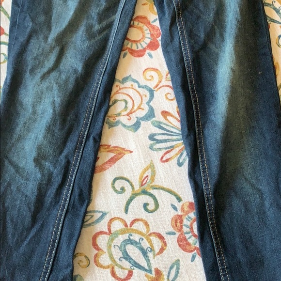 Jeans - Picture 2 of 4